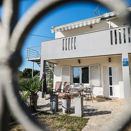 파블레스 아파트먼트 *