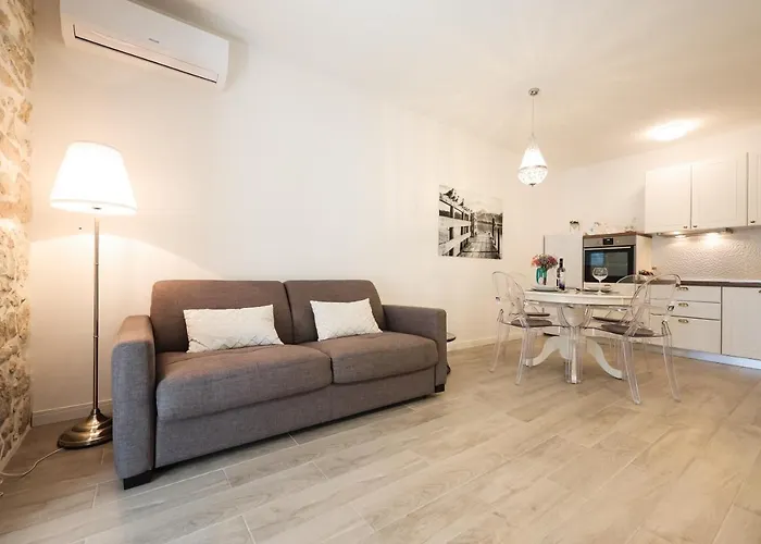 Pavle's Apartament *