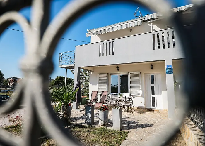 파블레스 아파트먼트 *